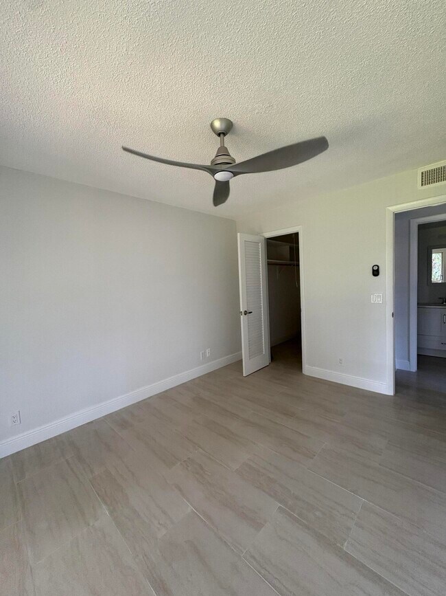 Building Photo - 244 Sheffield J