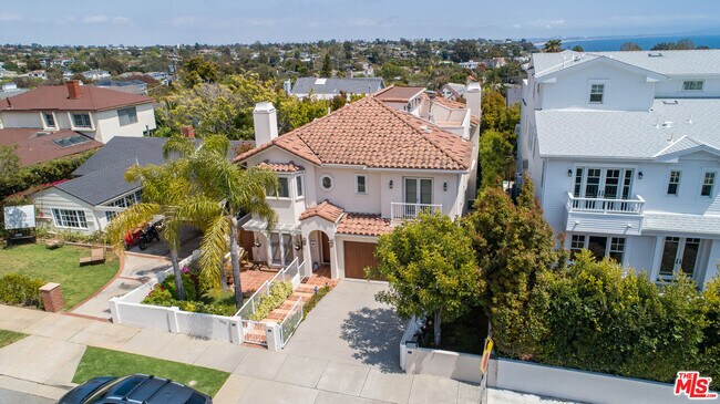 Building Photo - 16790 Marquez Ave