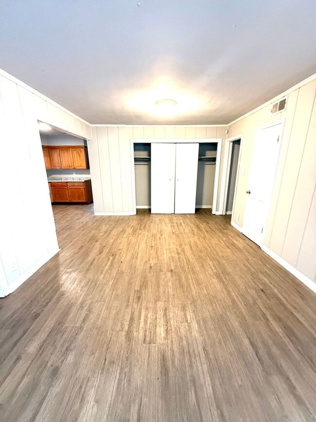 Building Photo - ** 3 bed 2 bath located in Morningview **Call (334-366-9198 for a  self viewing)