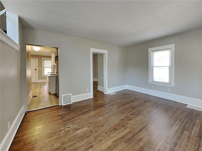 Building Photo - 4042 Clinton Ave