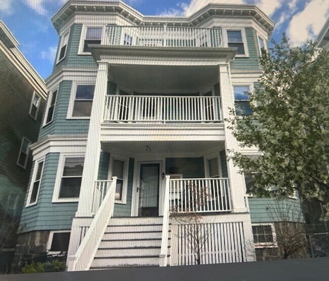 Building Photo - 47 Rosemont St