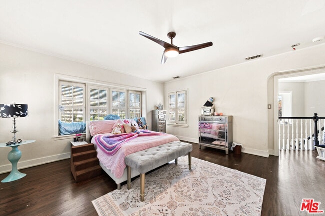 Building Photo - 401 N McCadden Pl