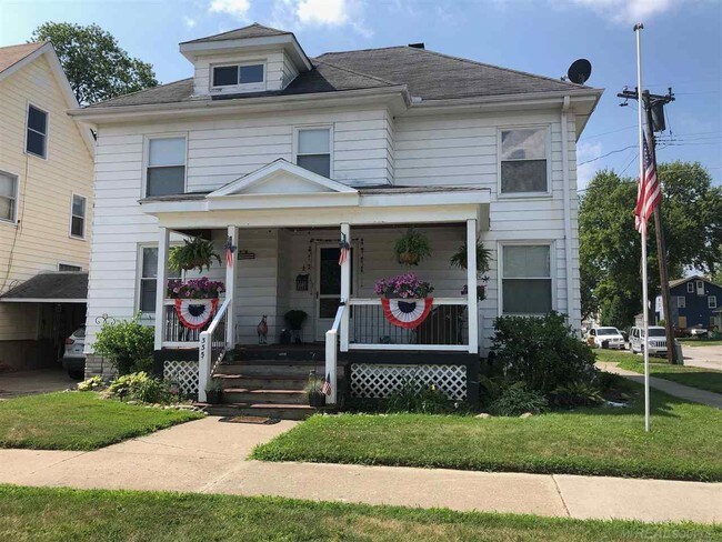 Primary Photo - 335 Washington St