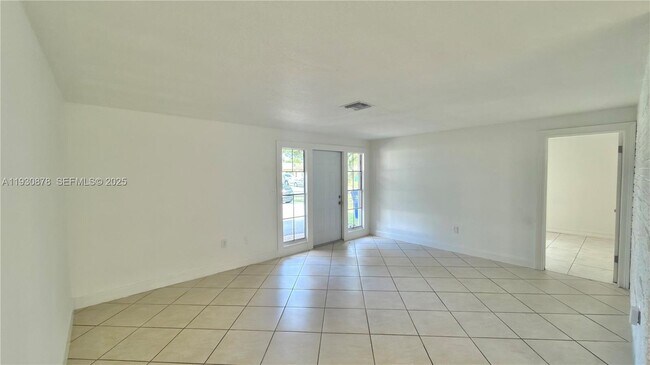 Building Photo - 6504 Arbor Dr