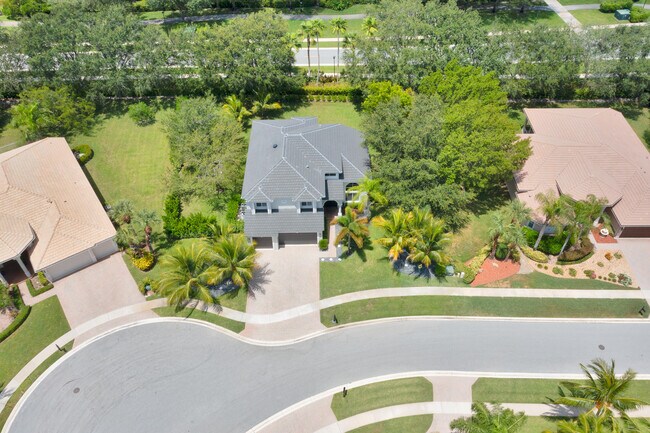Building Photo - 4661 Manderly Dr