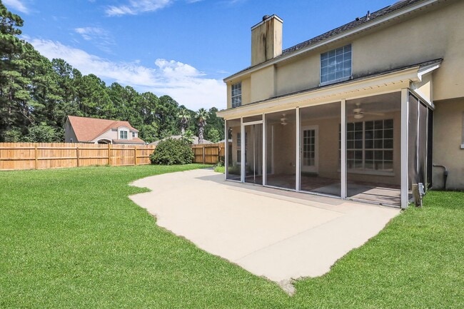 Building Photo - Stunning 4-bed Home in Hinesville With Two...