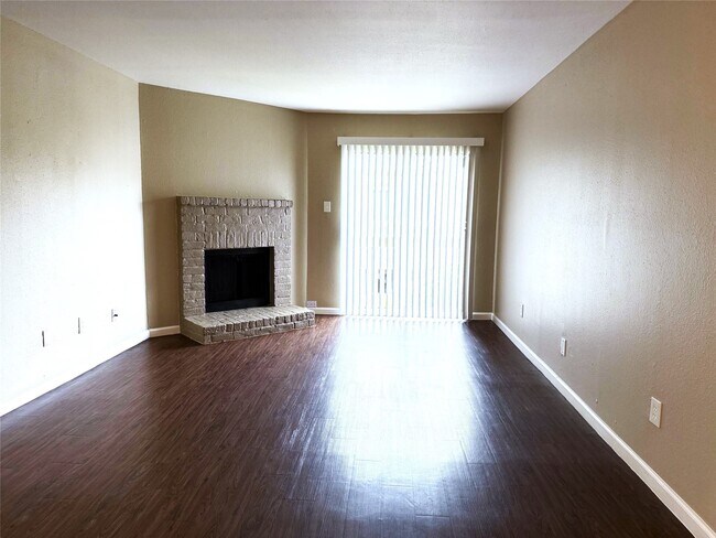 Building Photo - 2200 Cypress Landing Rd
