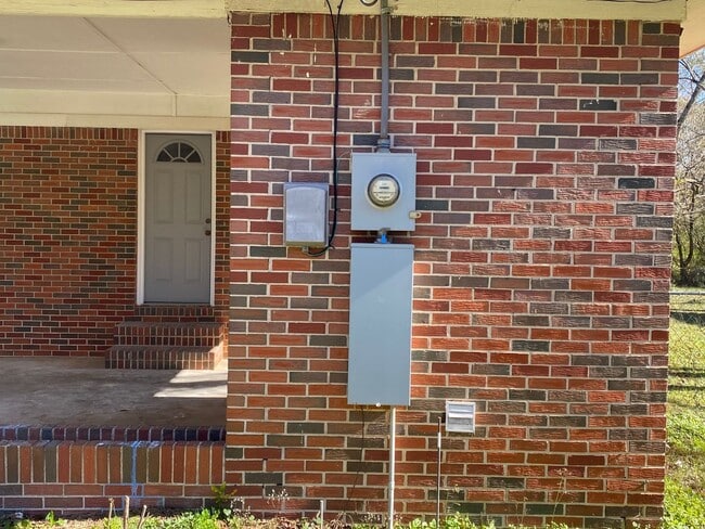 Building Photo - 4029 Stone Dr