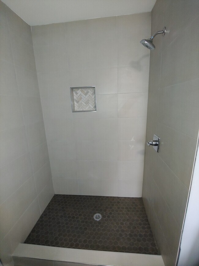 Building Photo - 33 S Calhoun St