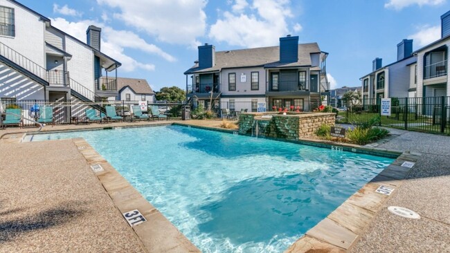 Building Photo - 6000 Oakmont Trail