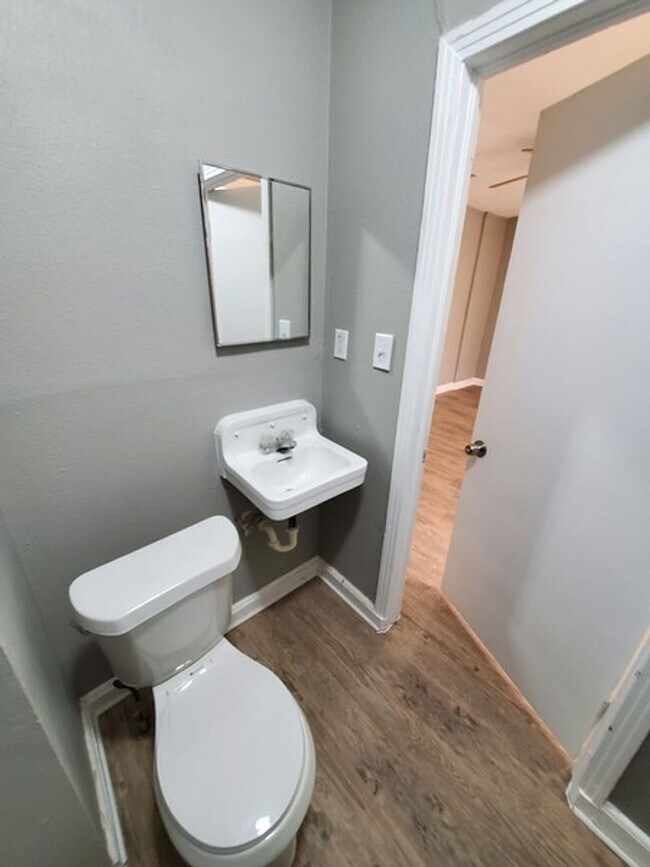 Building Photo - Schertz 3 bedroom 2 bath