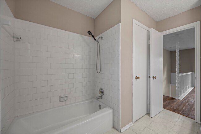 Building Photo - 4735 Charade Dr