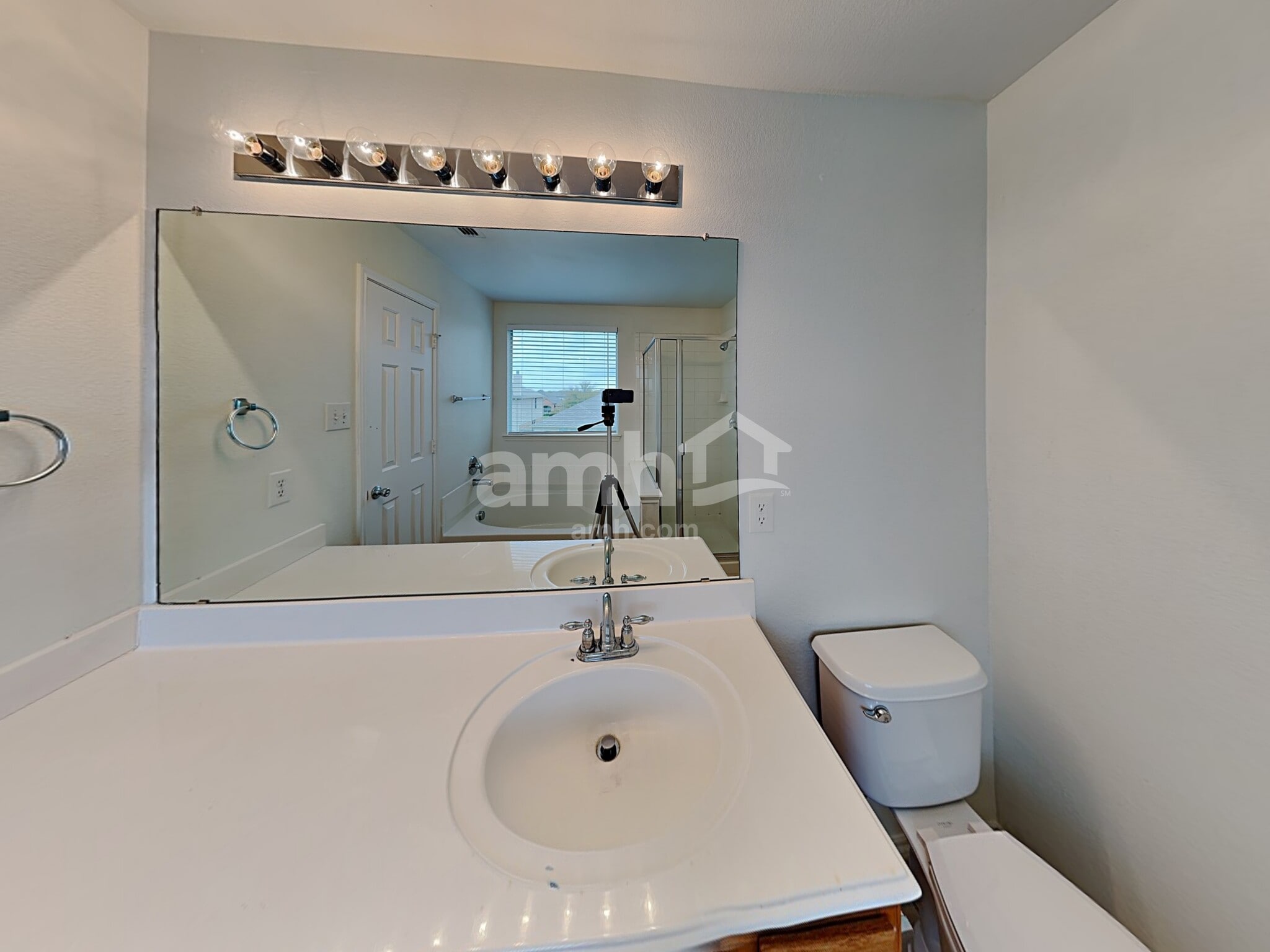 Building Photo - 2101 Hanakoa Falls Dr