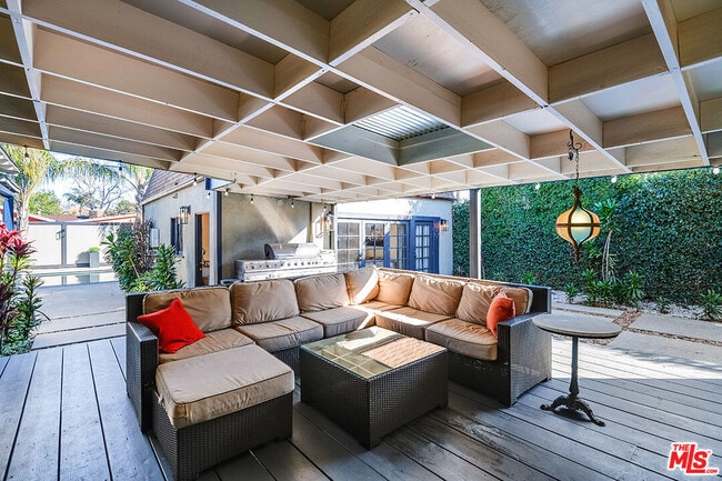 Building Photo - 4930 Strohm Ave