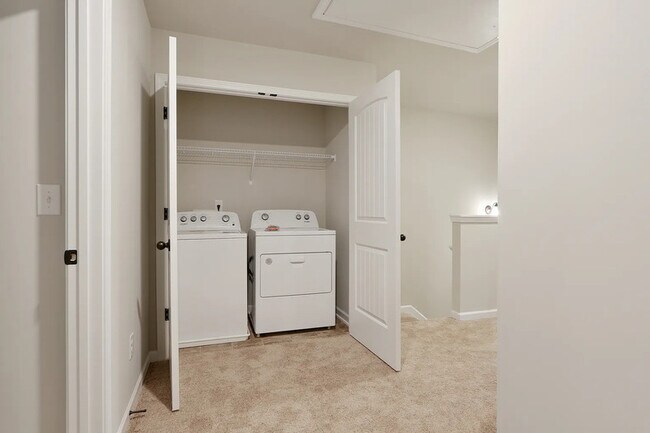 Building Photo - 305 Skipjack Ct