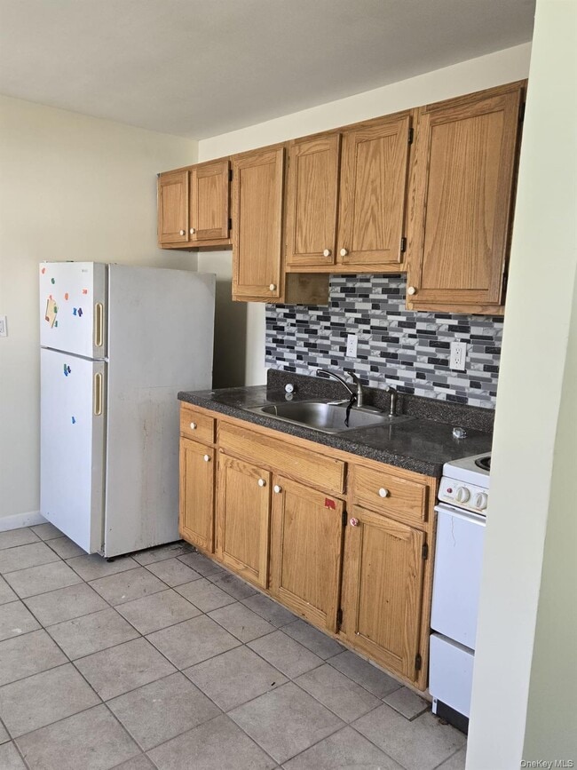 Building Photo - 698 Bullville Rd