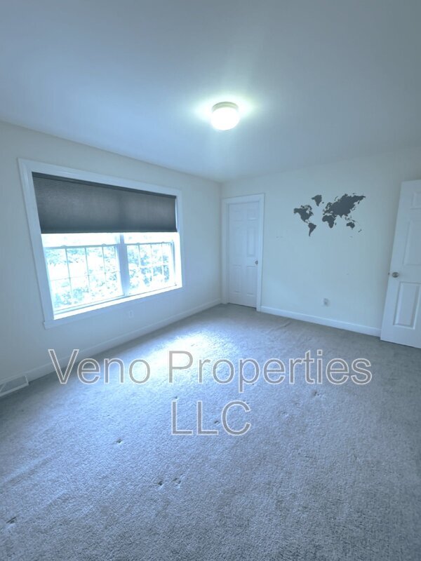 Building Photo - 17 Ironwood Street