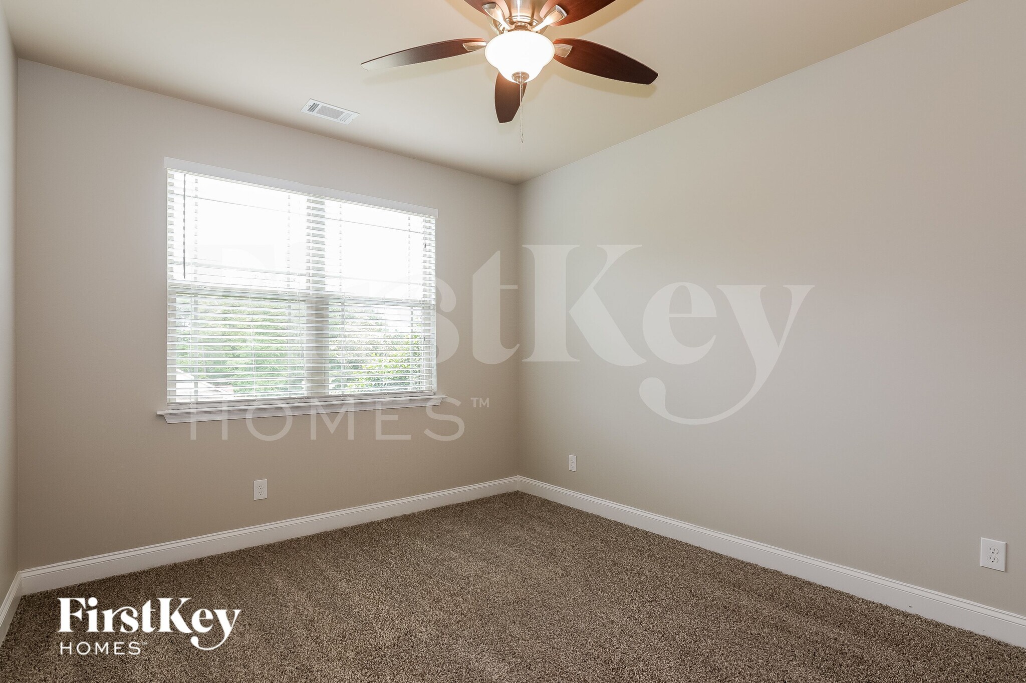 Building Photo - 1022 Yorkshire Dr
