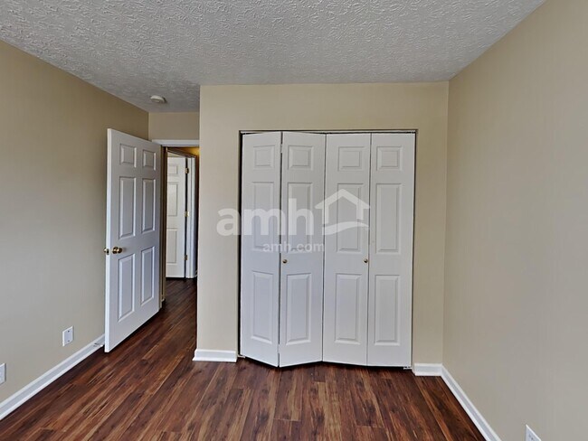 Building Photo - 1237 Cheyenne Ct