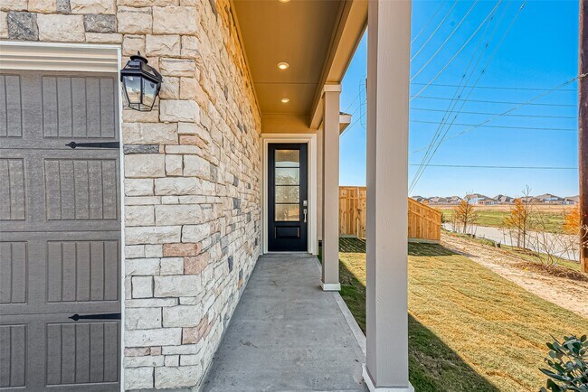 Building Photo - 5402 Holly Hvn Ct