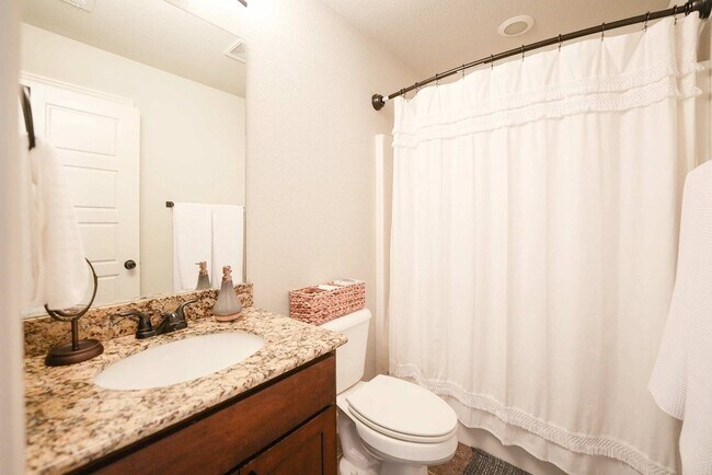 Building Photo - 967 Glass St