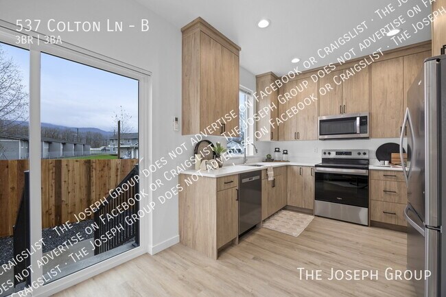 Building Photo - 537 Colton Ln