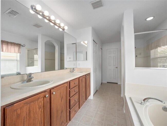 Building Photo - 4633 Huron Bay Cir