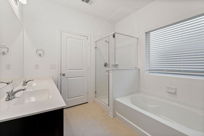 Building Photo - 149 Biscayne Dr