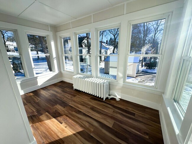 Building Photo - 39 Allen St