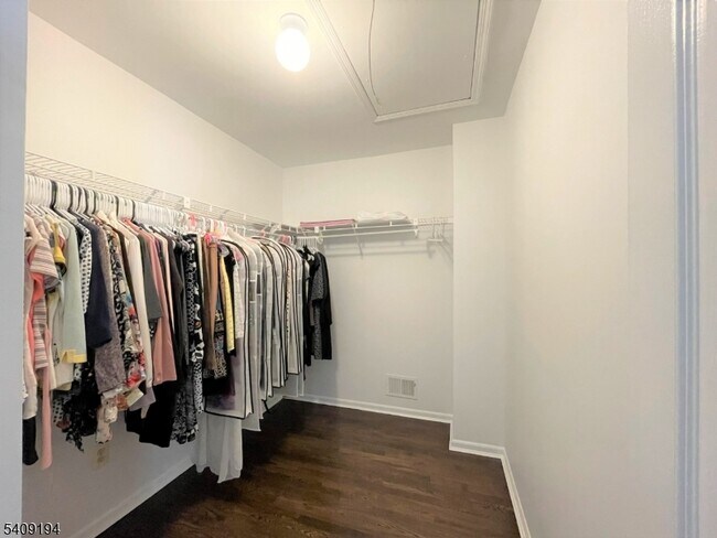 Building Photo - 11 Magnolia Ln