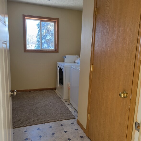 Laundry - 23250 Main St