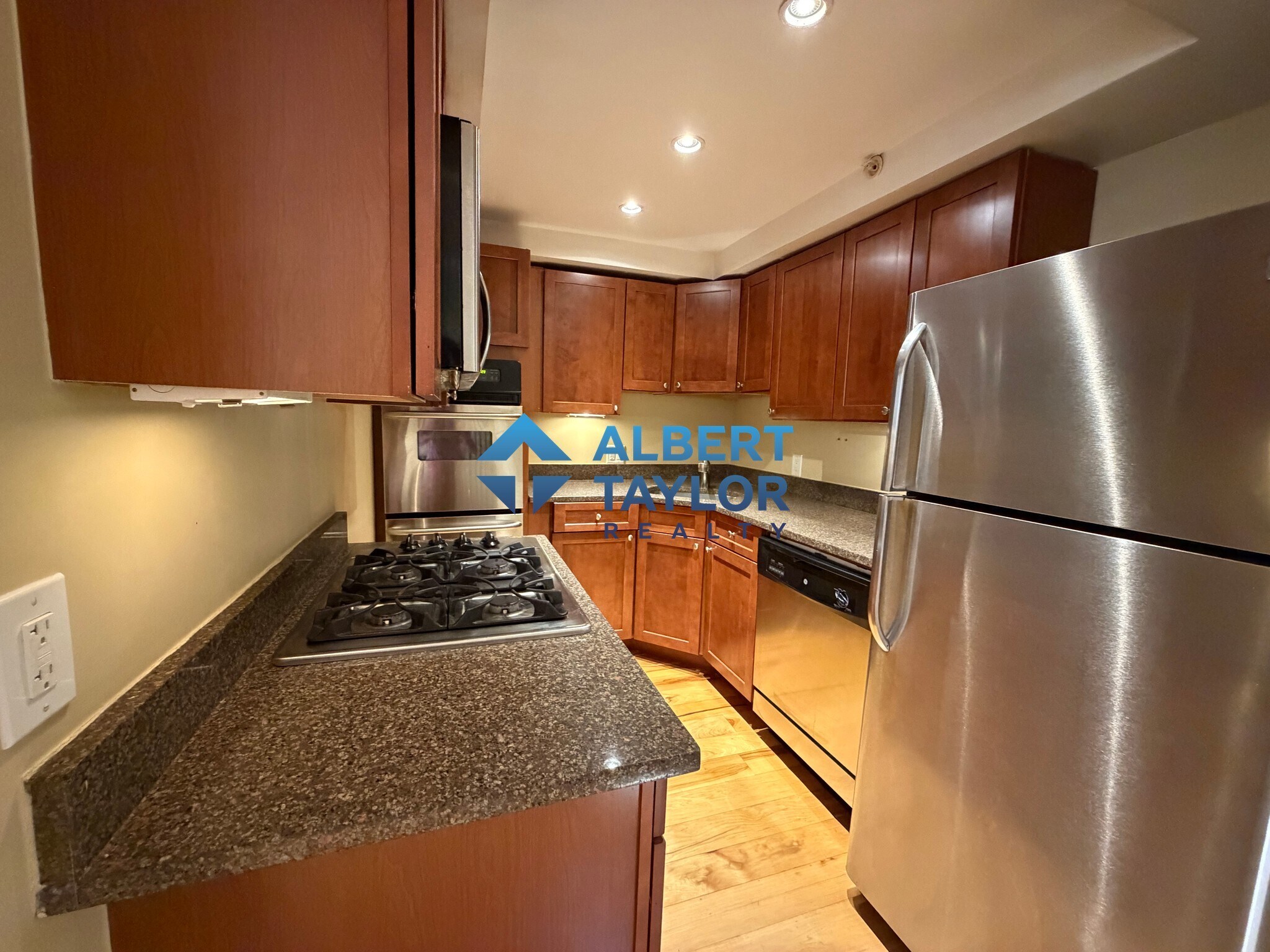 Kitchen - 109 Beacon St