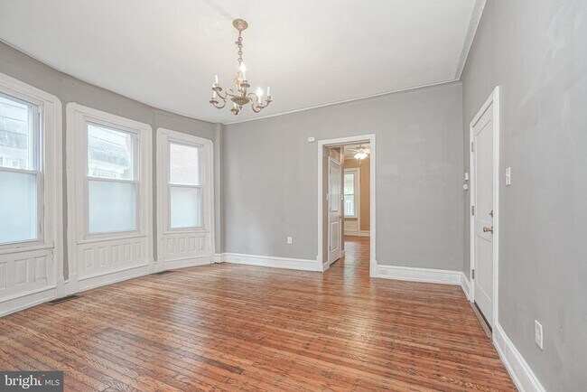Building Photo - 1119 S 46th St