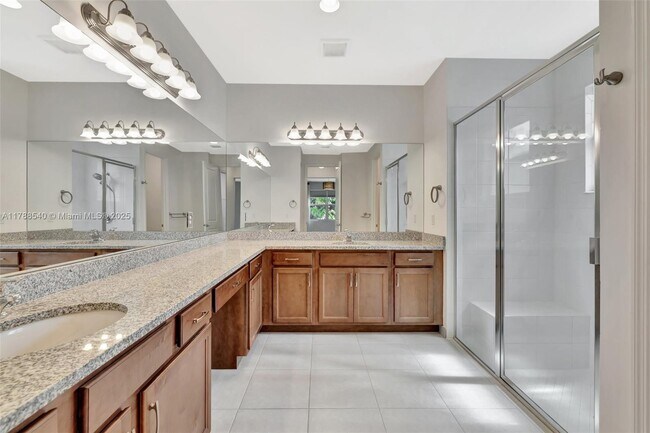 Building Photo - 12756 SW Clear Water Way