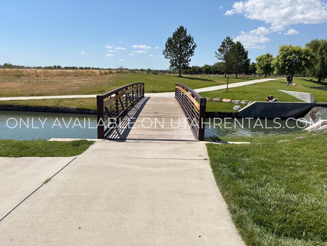 Building Photo - 2801 S Harrow Ct