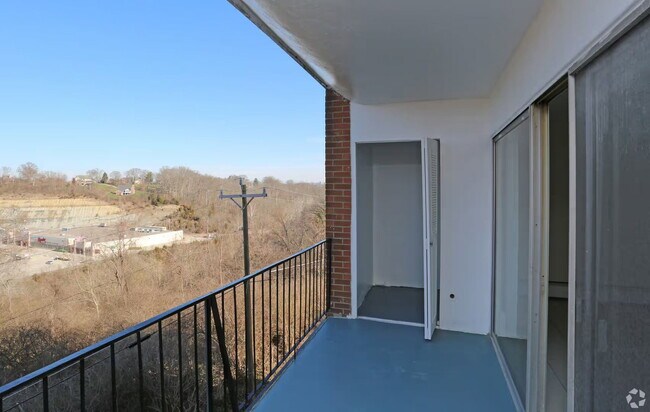 Building Photo - 5450 Beechmont Ave