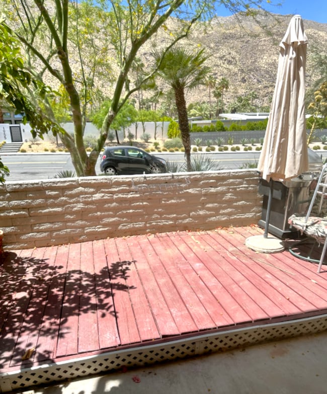 Building Photo - AVAILABLE NOW!! First-Floor 1 Bedroom / 1 Bathroom Condo in Palm Springs!