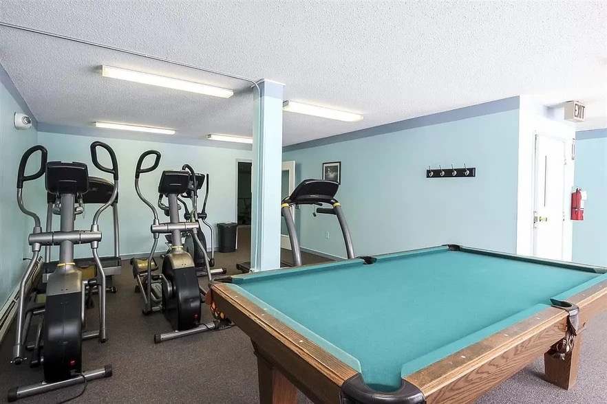 Building Photo - 11 Saint James Pl