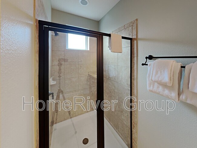 Building Photo - 531 Lasso Dr