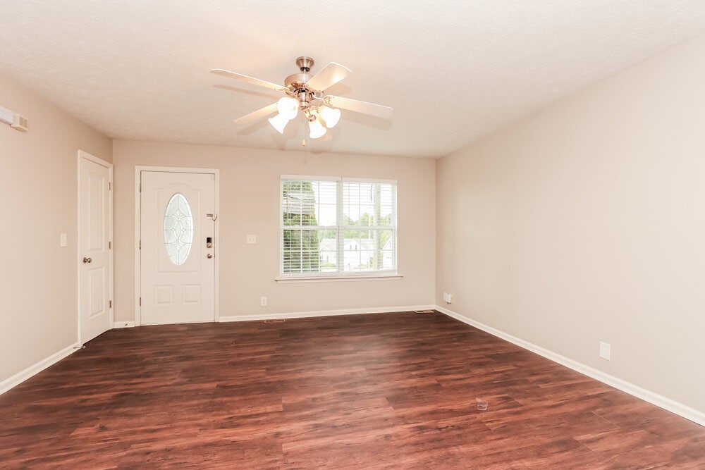 Building Photo - 412 Elegance Way