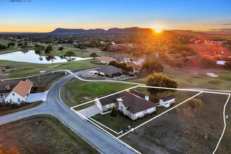 Building Photo - 114 Friend's Wood Ave