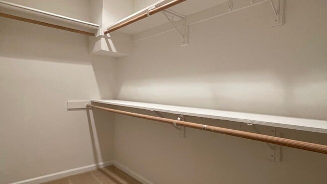 Building Photo - 960 Branham Ln