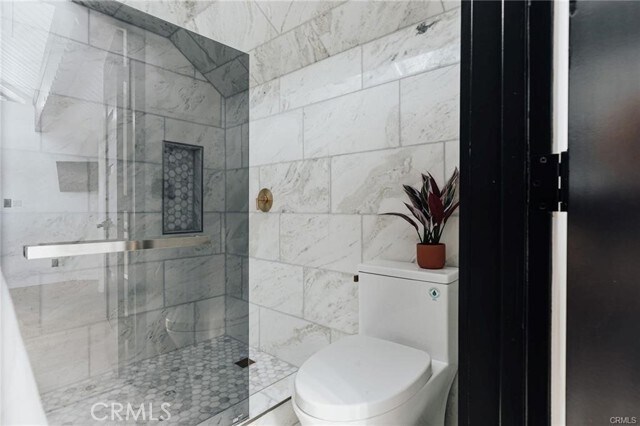 Building Photo - 1021 Club View Dr