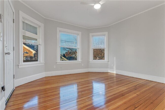 Building Photo - 382 Orms St