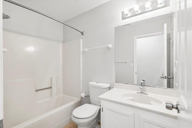 Building Photo - 114 N Kanaio Dr