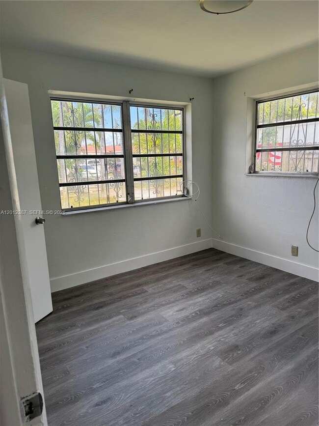 Building Photo - 2620 SW 53rd Ave