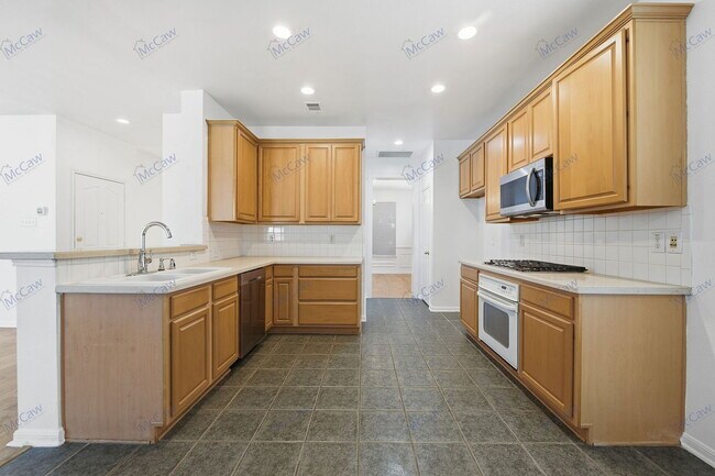 Building Photo - 3833 Tidball Dr