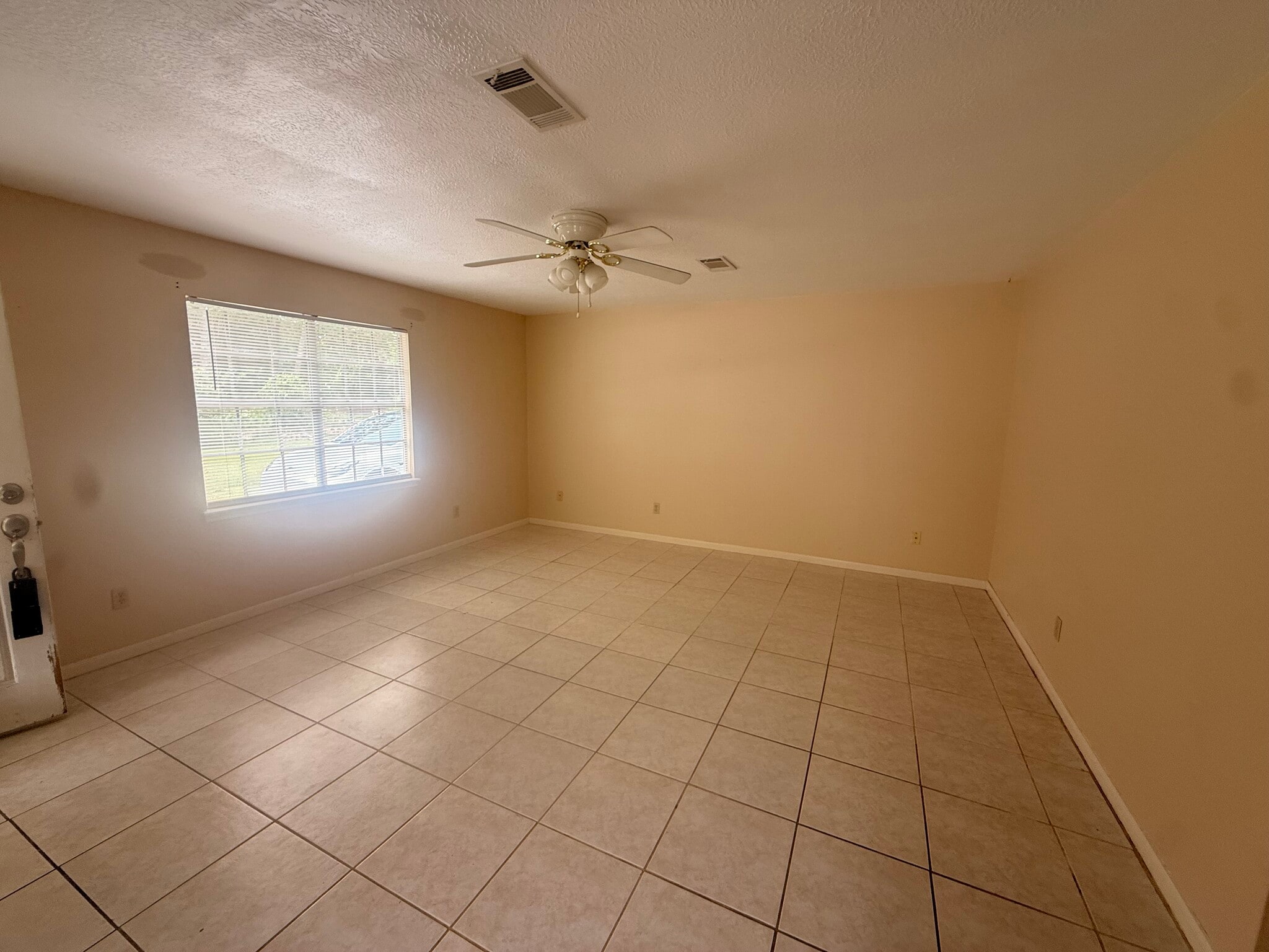 Building Photo - 286 Eastwood Dr