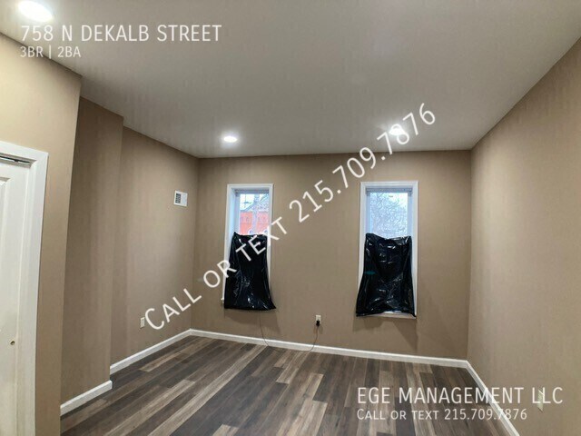 Building Photo - 758 N Dekalb St