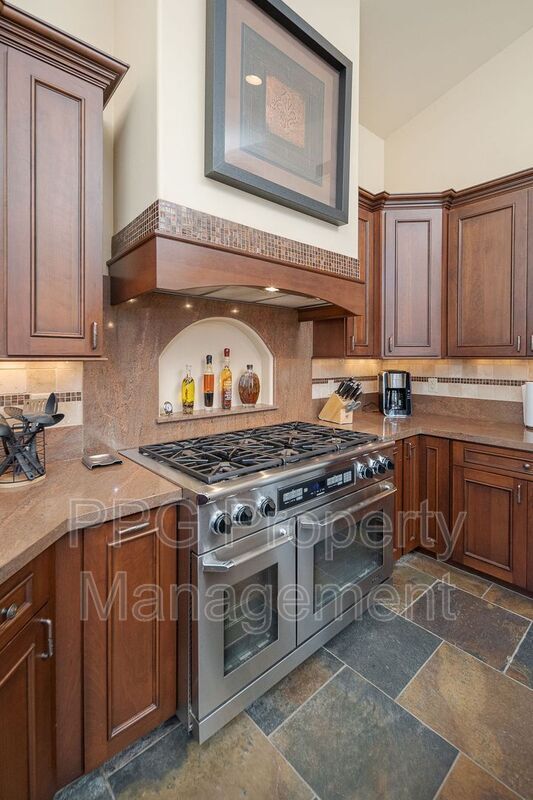 Building Photo - 4725 N Brookview Terrace